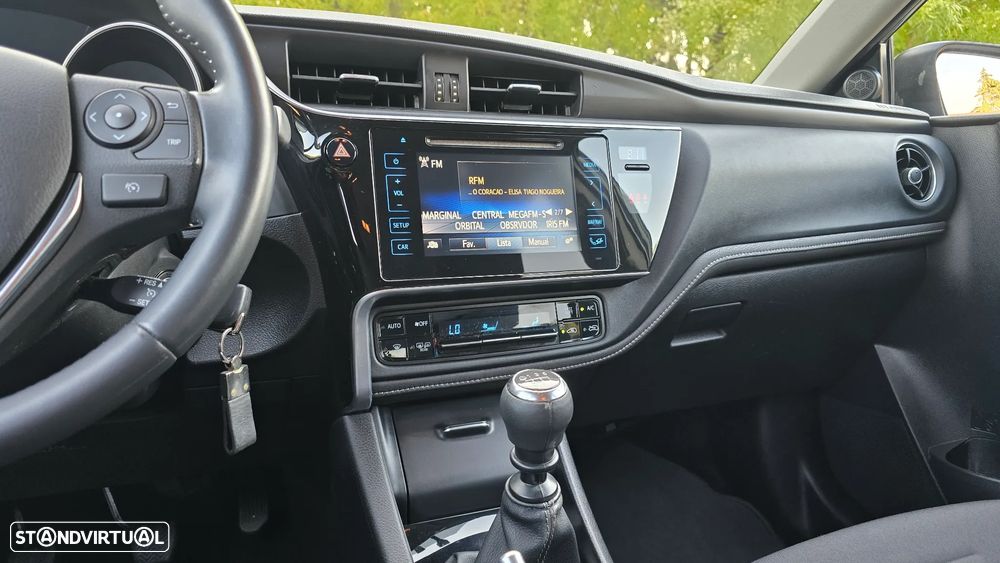 Toyota Auris 1.2T Comfort+Pack Techno +P.Sport — fotografia 44