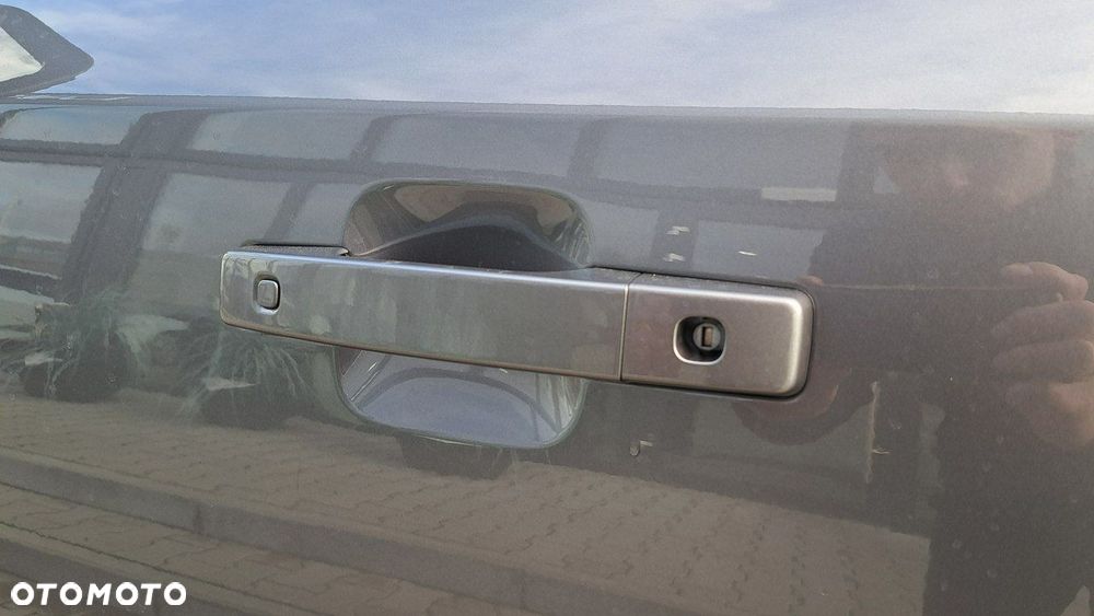 Land Rover Defender - 13