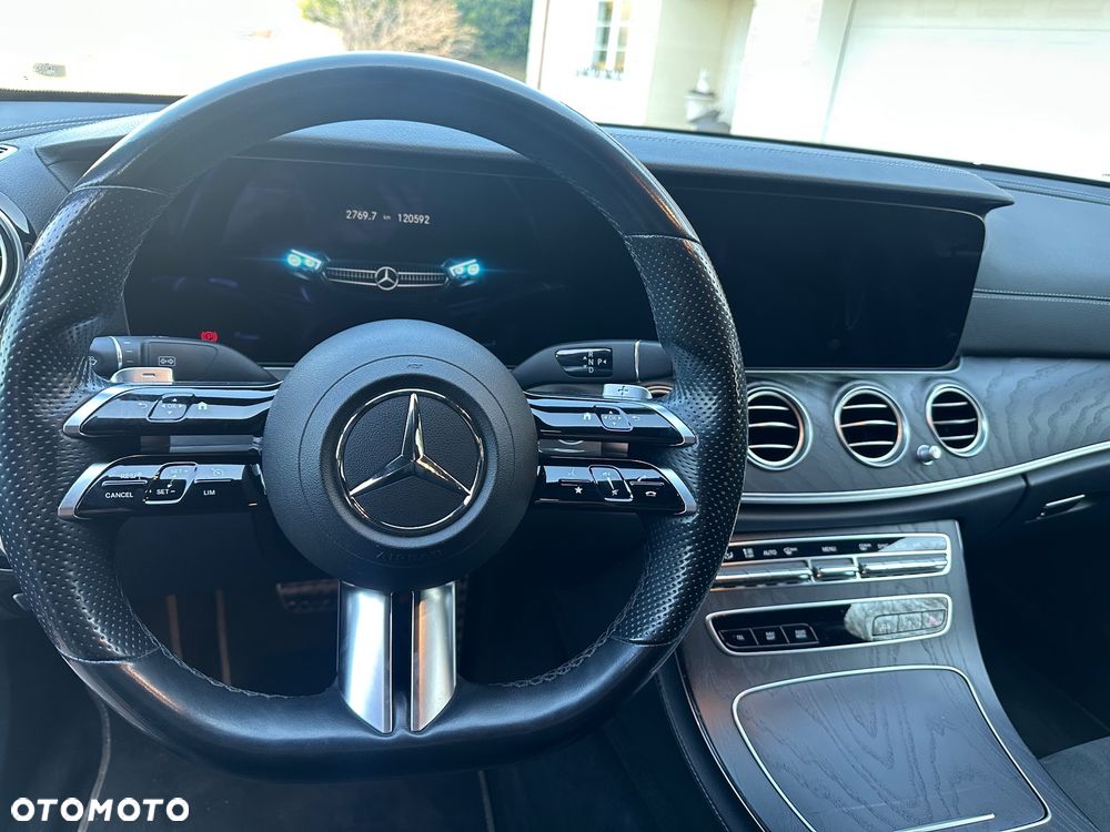 Mercedes-Benz Klasa E 200 4-Matic AMG - 9