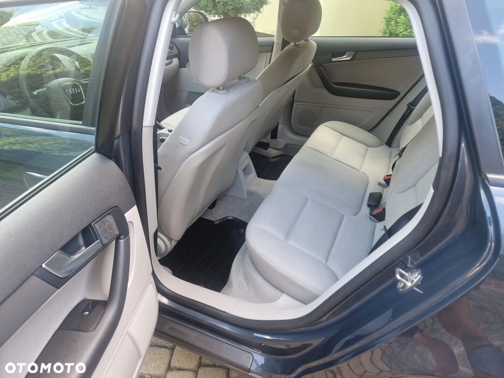 Audi A3 Sportback 1.6 Ambiente - 8