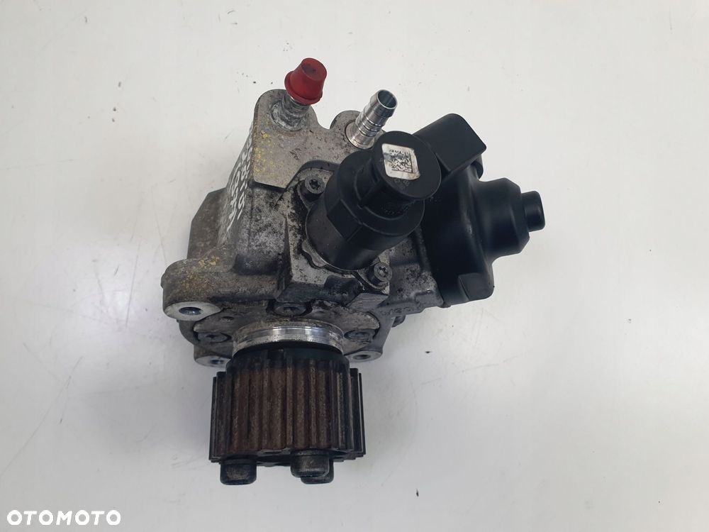 VW Passat B6 2.0 TDI POMPA WTRYSKOWA paliwa - 3