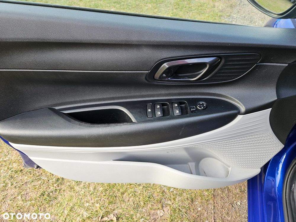 Hyundai i20 blue 1.2 Select - 19