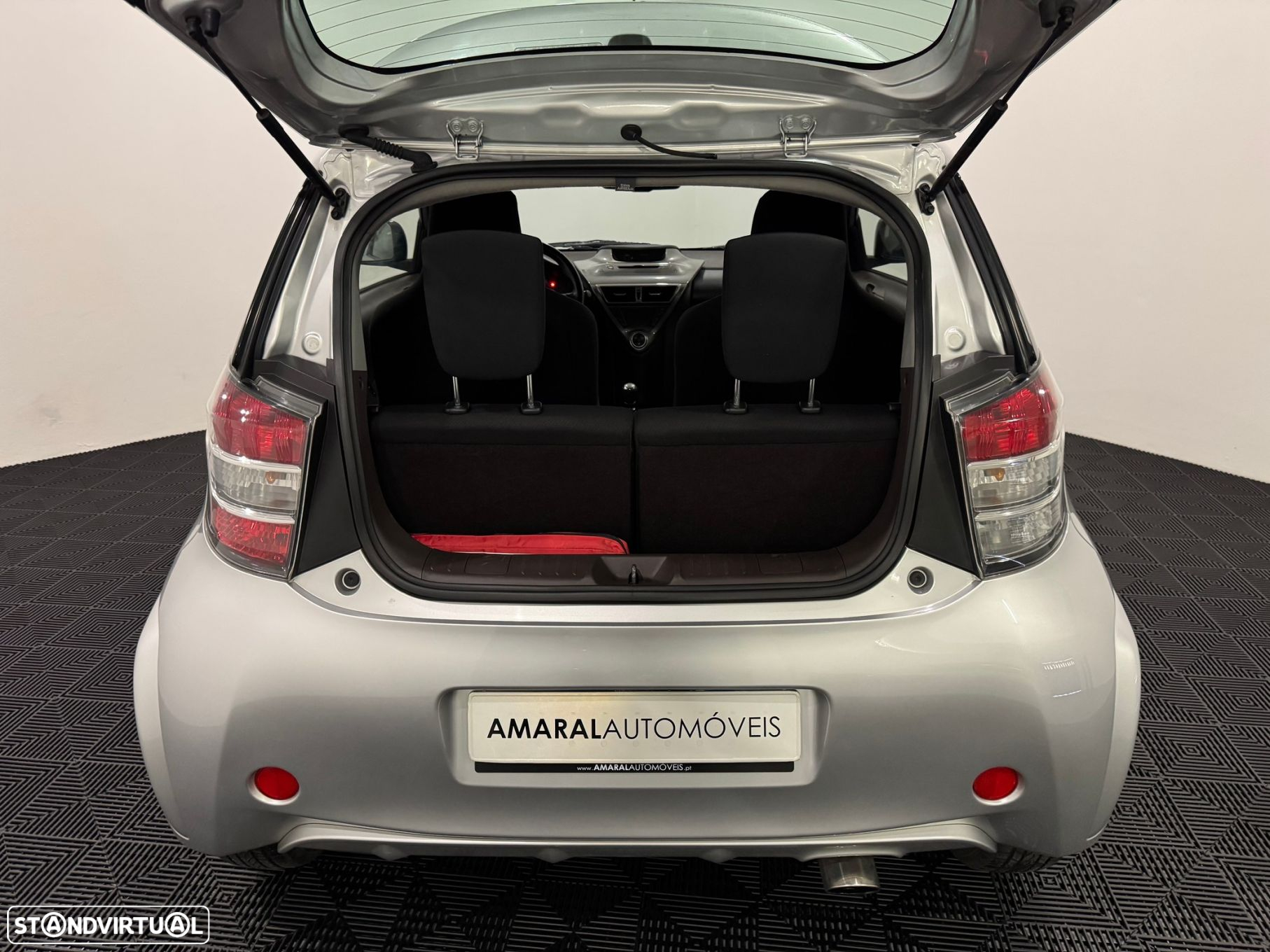 Toyota iQ 1.33 VVT-i - 57