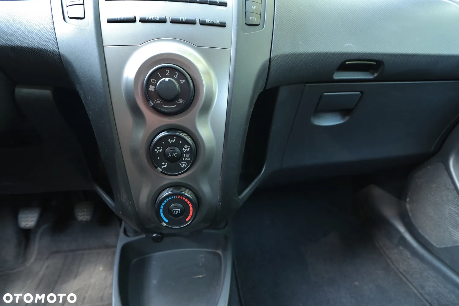 Toyota Yaris - 14