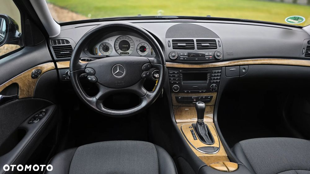 Mercedes-Benz Klasa E - 23