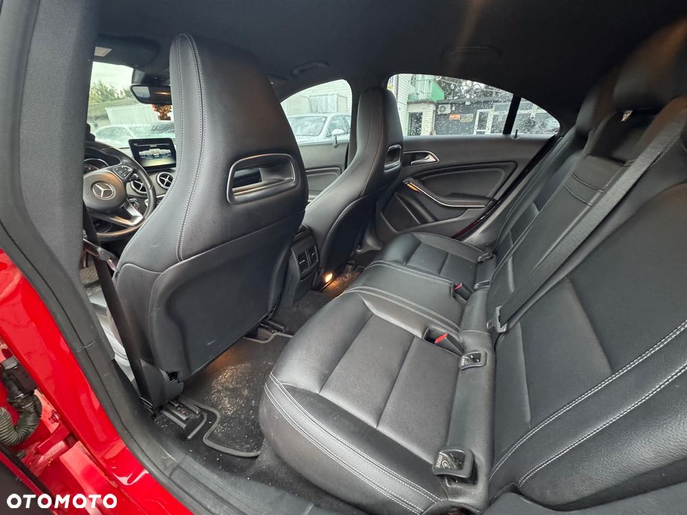 Mercedes-Benz CLA 250 7G-DCT - 19