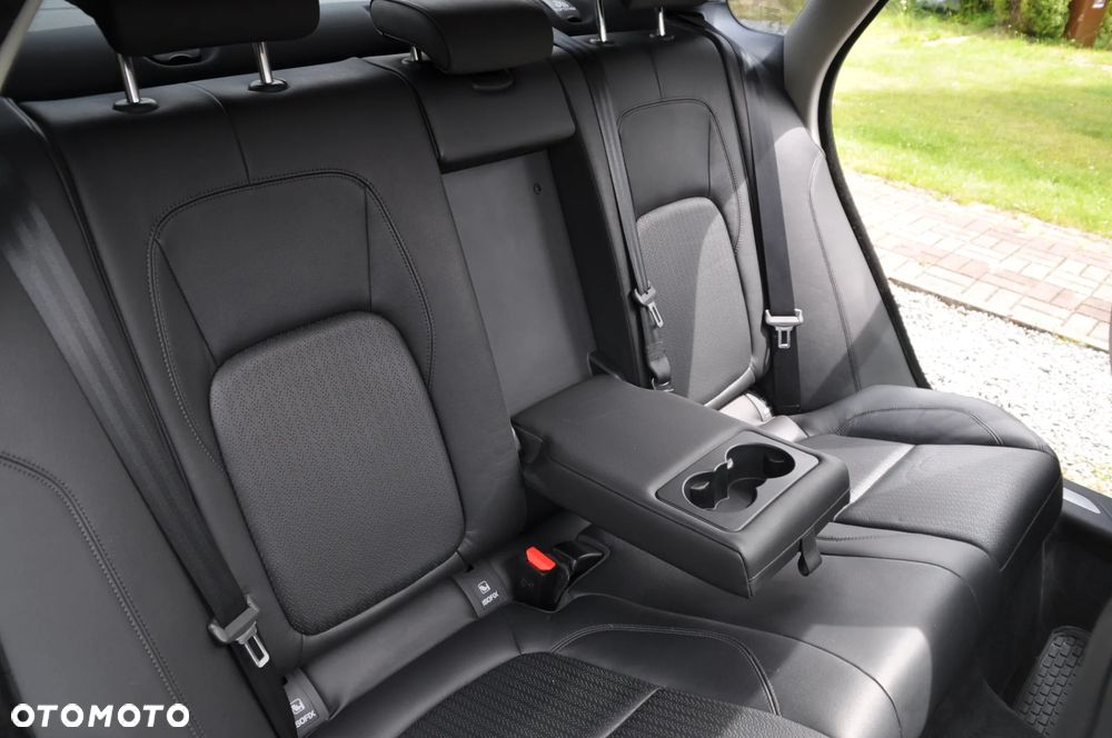 Jaguar XF 20d R-Sport - 30