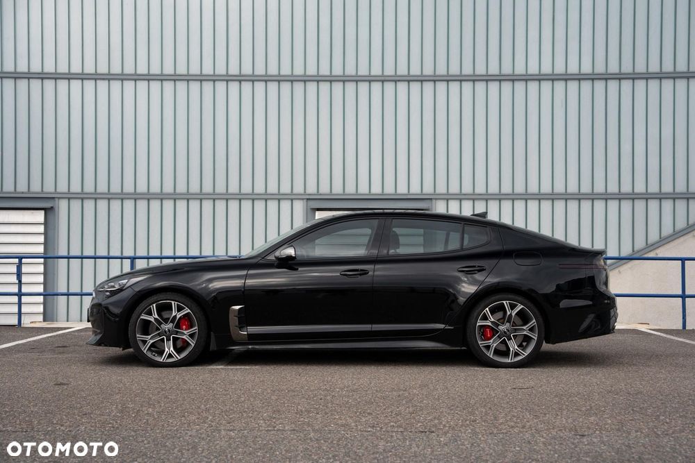 Kia Stinger - 8