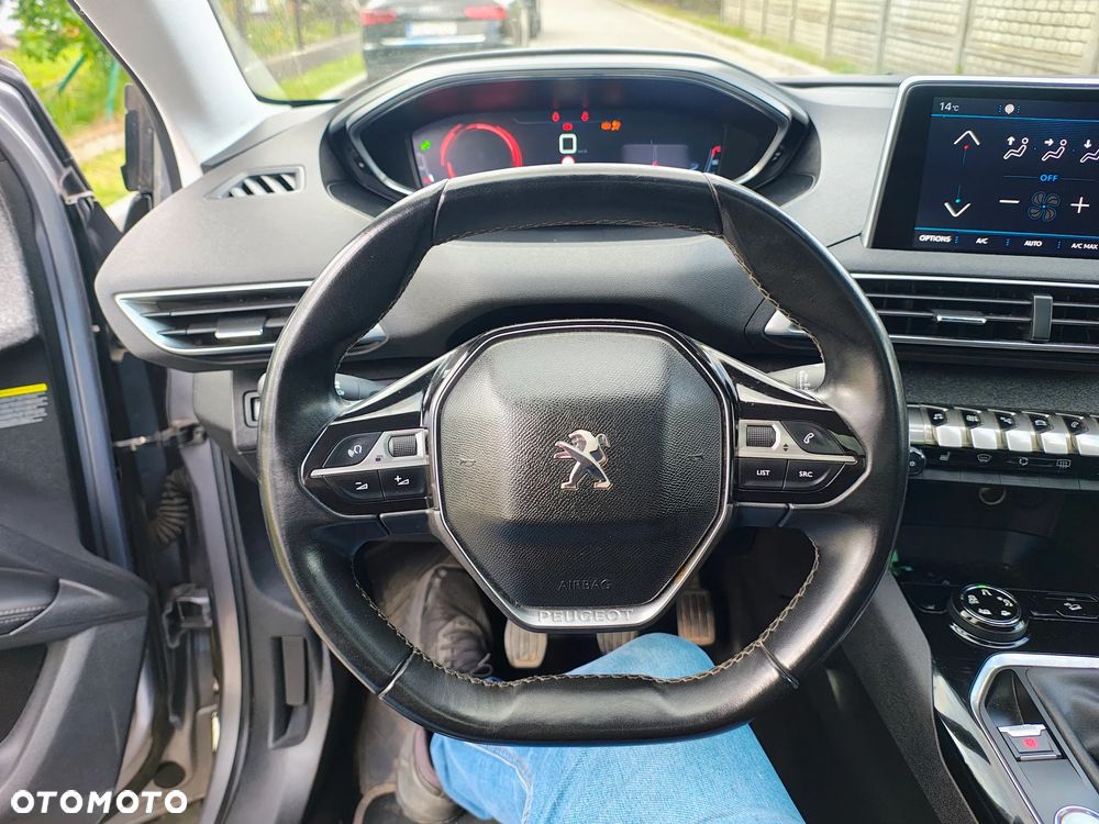 Peugeot 5008 - 24