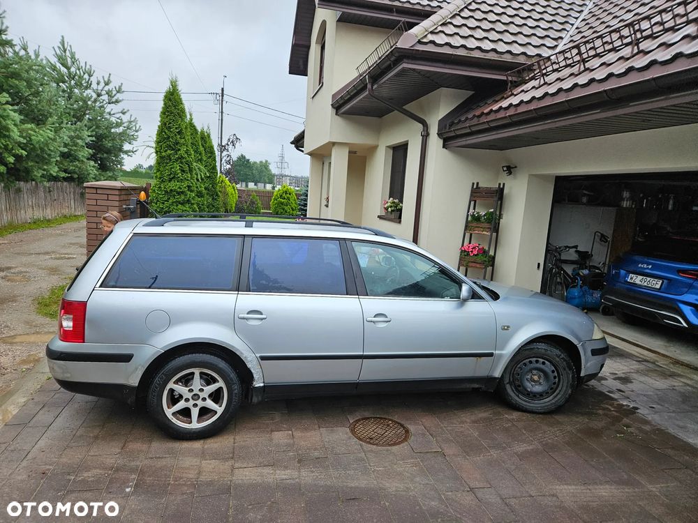 Volkswagen Passat 1.9 TDI Highline - 2