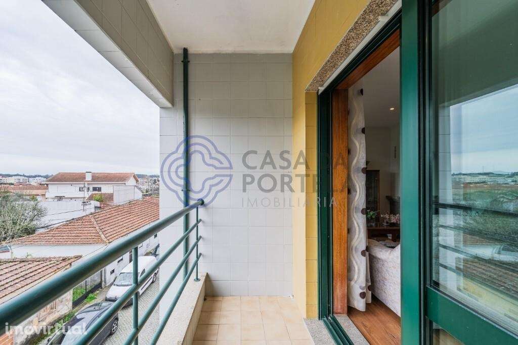 T3 Renovado com Garagem Box para 2 Carros | Rua do Pinheiro – Ermesind - Grande imagem: 5/42