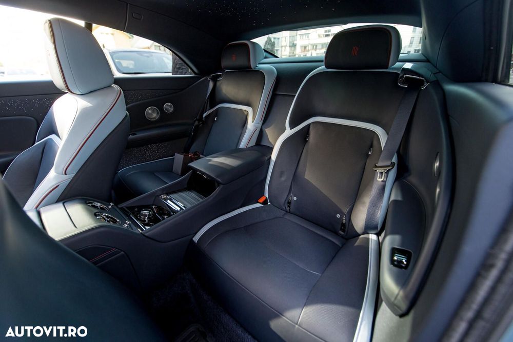 Rolls-Royce Spectre - 25