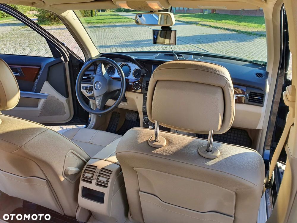 Mercedes-Benz GLK - 12