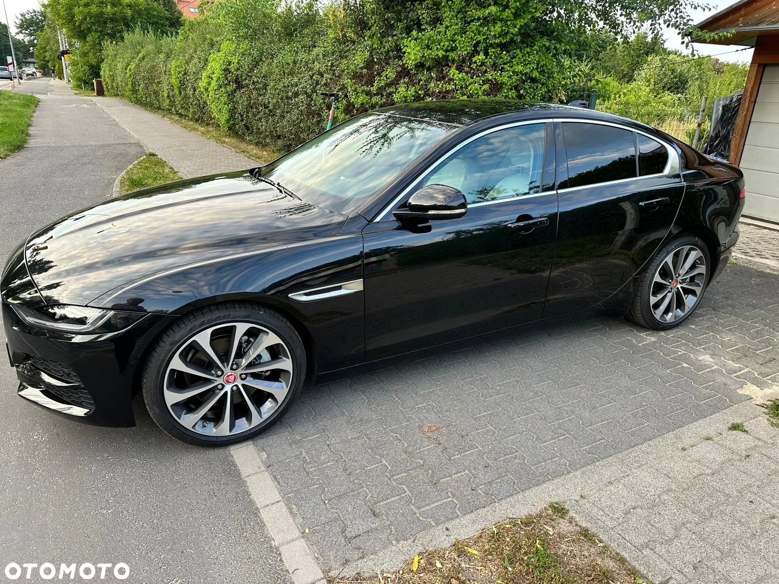 Jaguar XE 2.0 P250 R-Dynamic HSE - 5