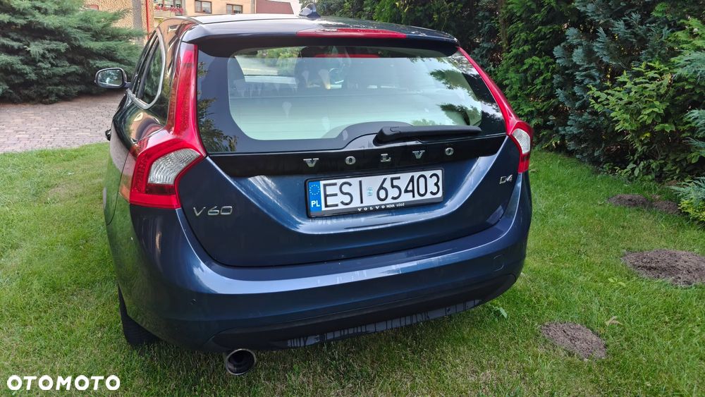 Volvo V60 D4 R-Design Momentum - 4