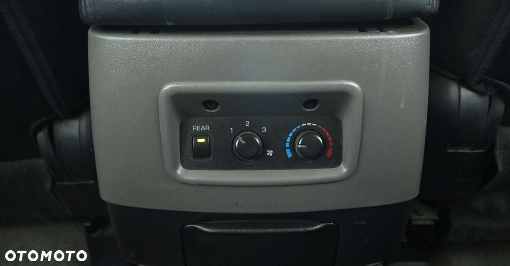 Mitsubishi Pajero - 22