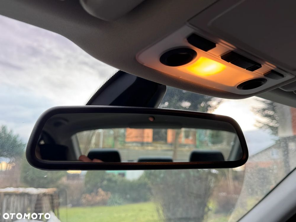 BMW Seria 3 320i Edition Exclusive - 13