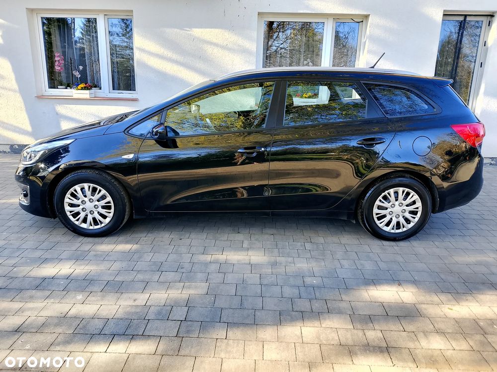 Kia Ceed 1.6 CRDi 136 ISG Vision - 19