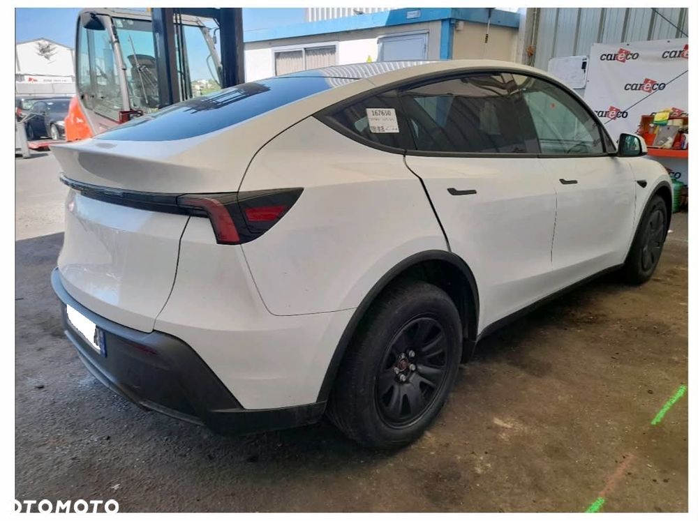 Tesla Model Y Standard - 2