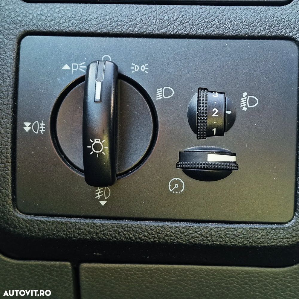 Ford Kuga 2.0L TDCi DPF Trend - 8