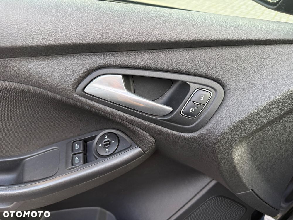 Ford Focus 1.6 Trend - 18