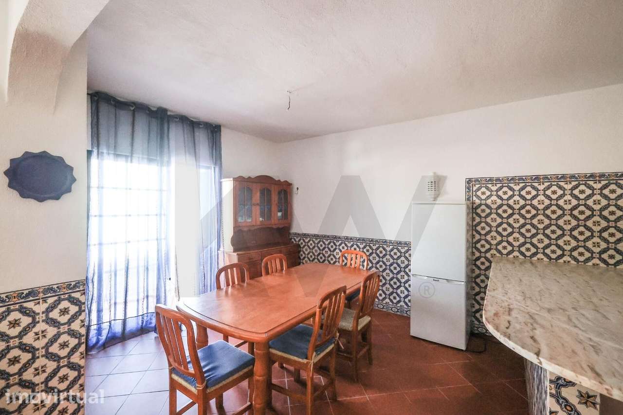 Arrendamento anual - T2+1 Duplex, equipado, com terraço e BBQ, Alporch - Grande imagem: 3/23
