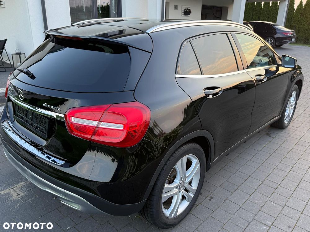 Mercedes-Benz GLA 250 4Matic 7G-DCT AMG Line - 8