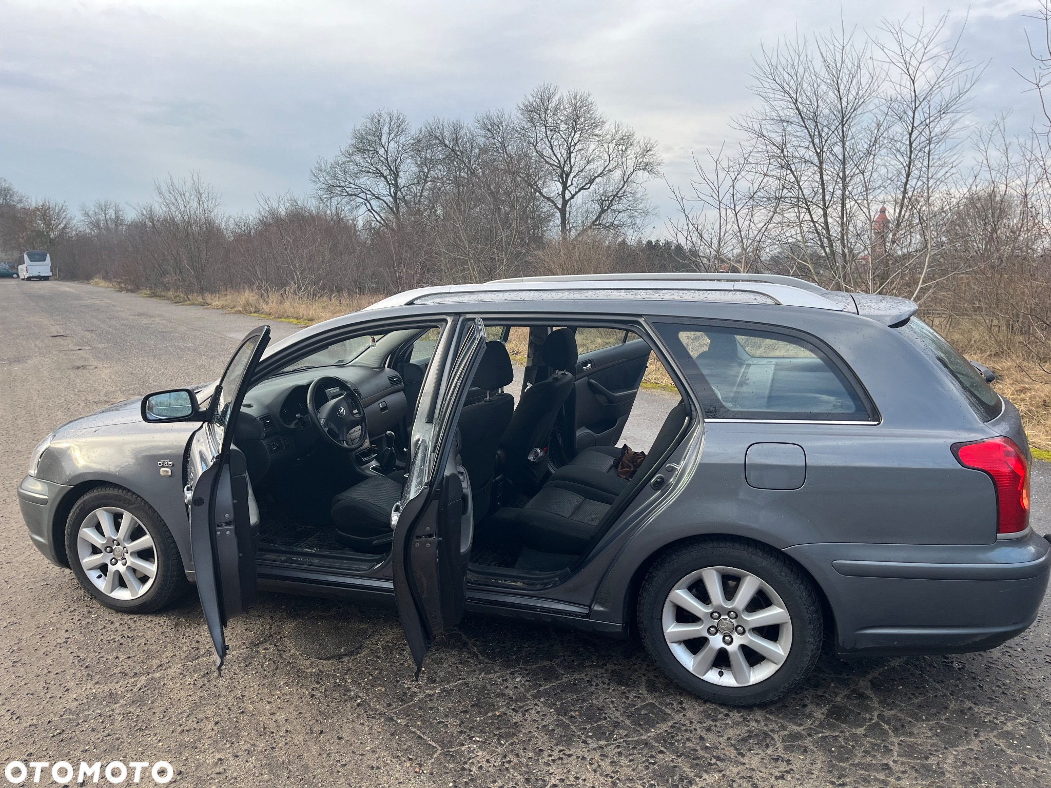 Toyota Avensis - 8