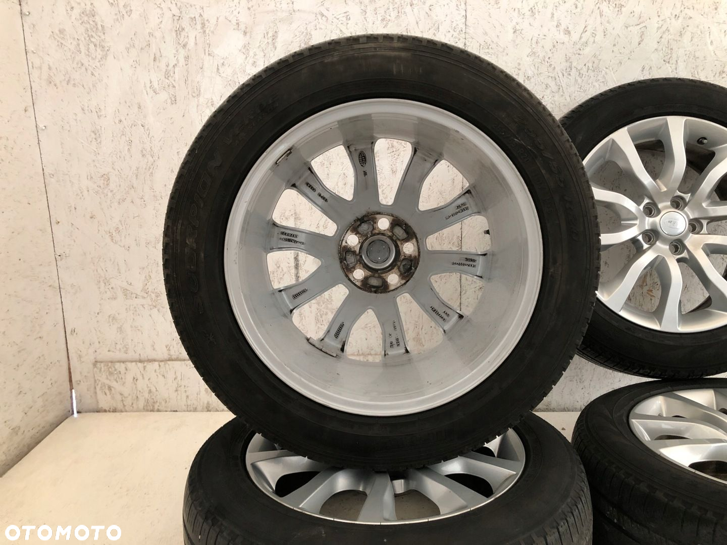 RANGE ROVER KOŁA ALUFELGI 255/55 R20 PIRELLI - 12