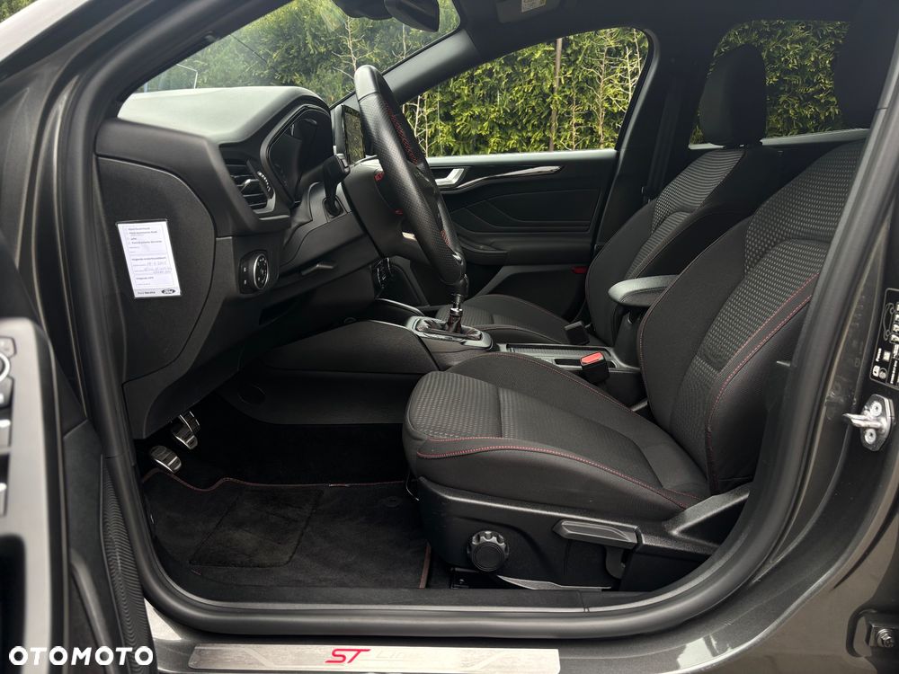 Ford Focus Turnier 1.5 EcoBlue Start-Stopp-System ST-LINE - 17