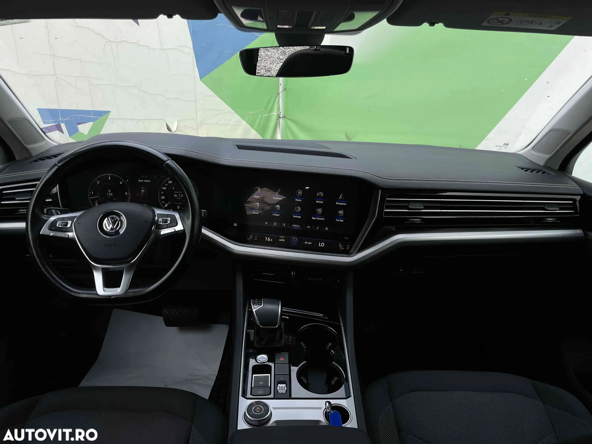Volkswagen Touareg - 16