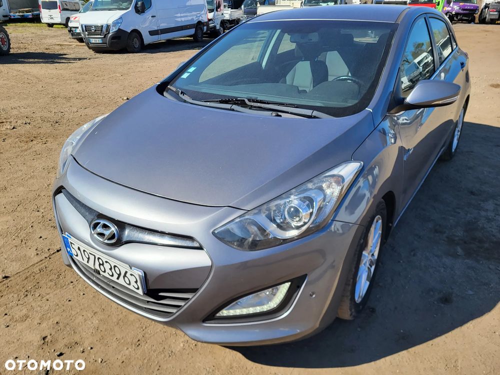 Hyundai i30 blue 1.6 CRDi Trend - 18