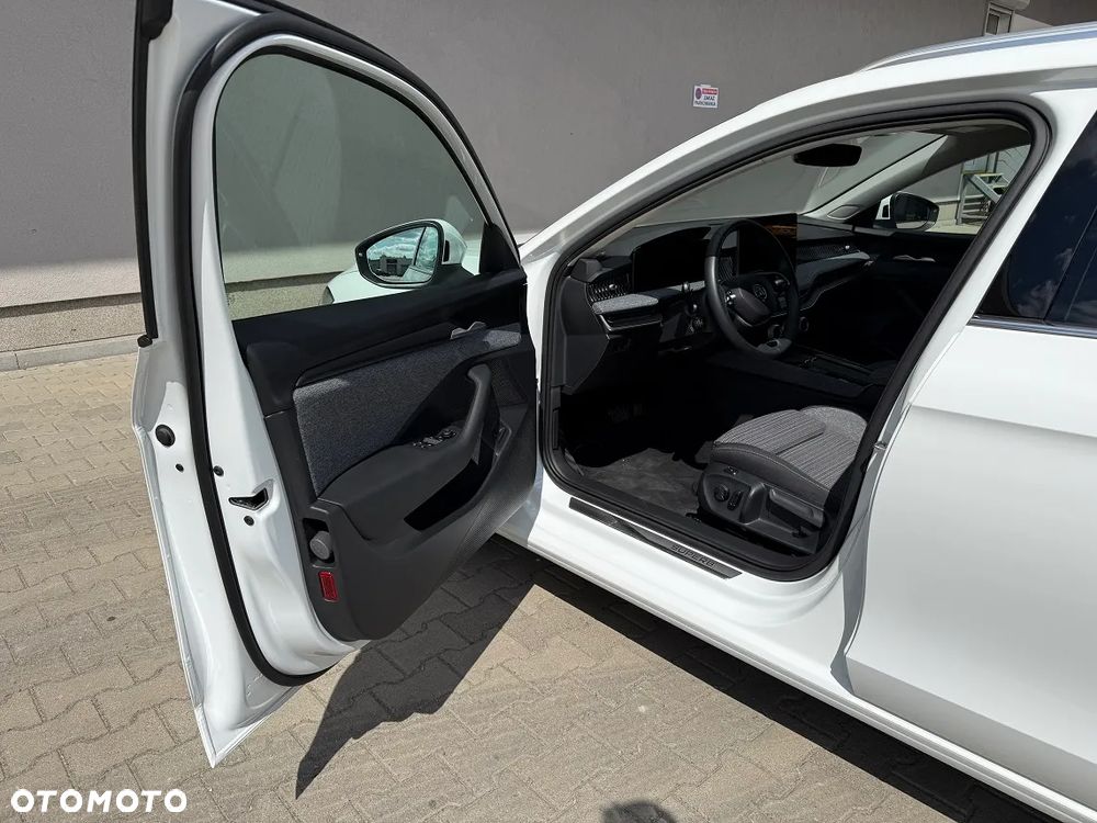 Skoda Superb 2.0 TDI SCR 4x4 Selection DSG - 9