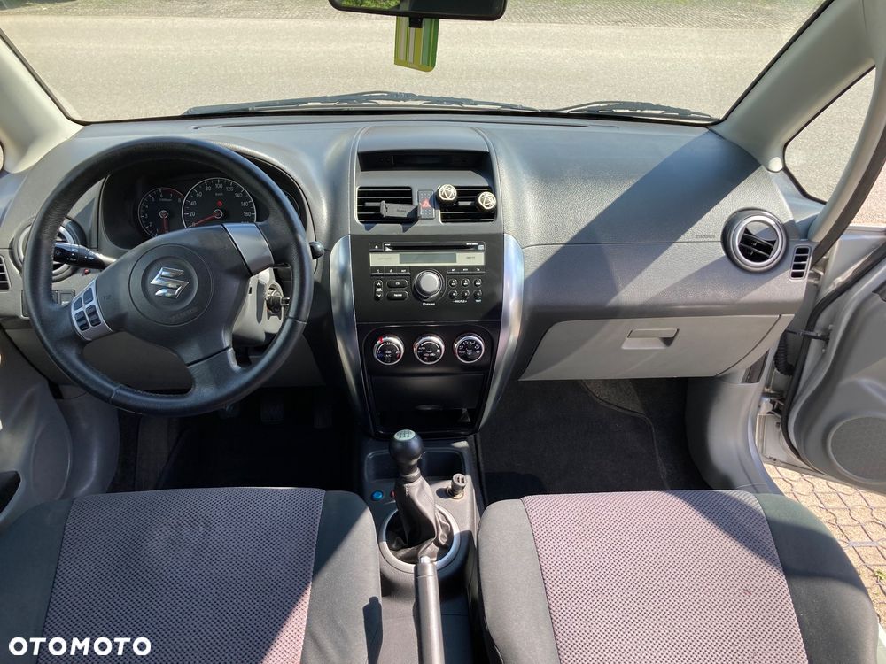 Suzuki SX4 - 10