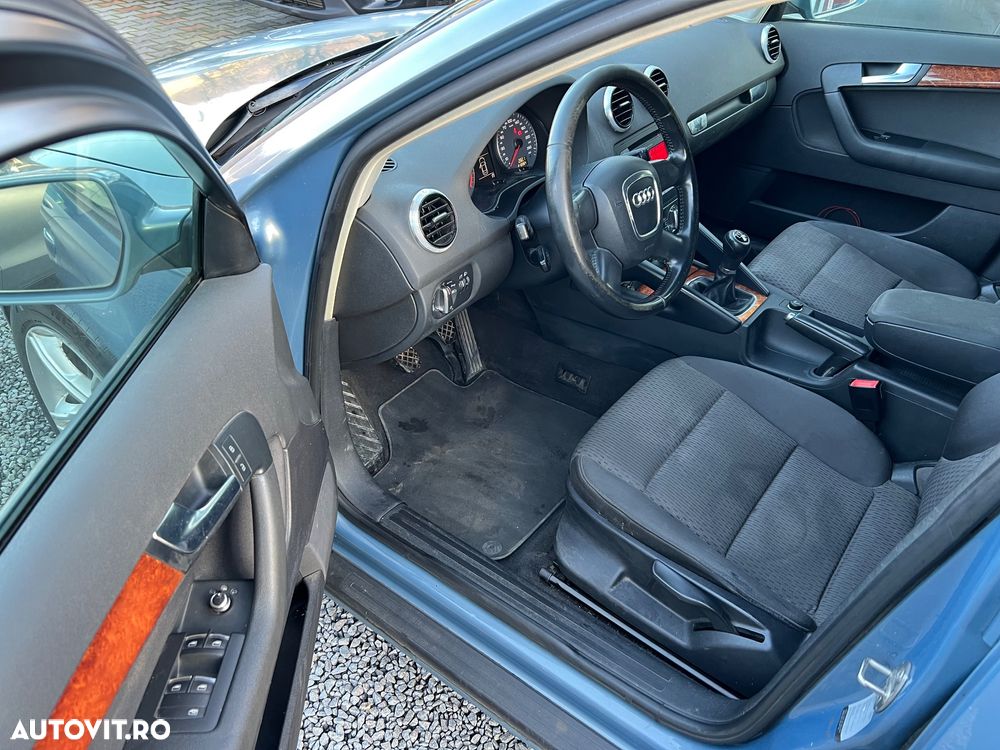 Audi A3 Sportback 2.0 TDI Ambiente - 7