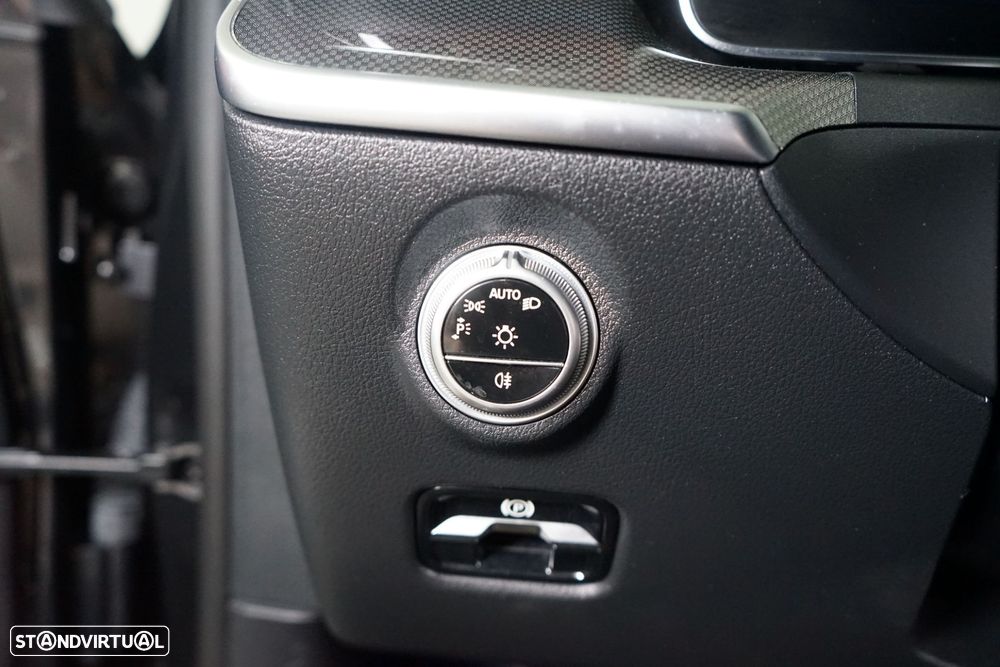 Mercedes-Benz C 300 e T 9G-TRONIC AMG Line - 32