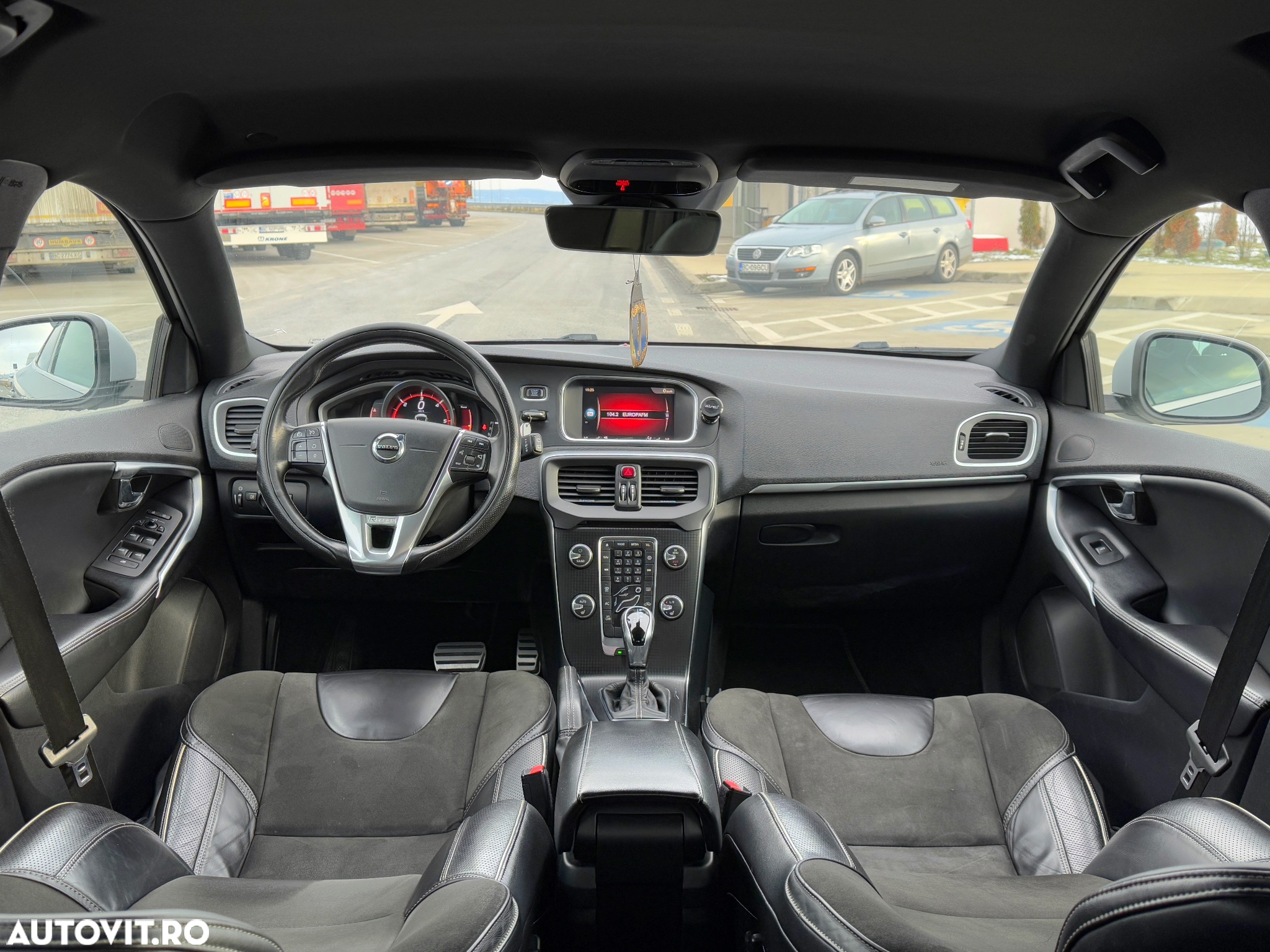 Volvo V40 D3 Geartronic R Design - 10