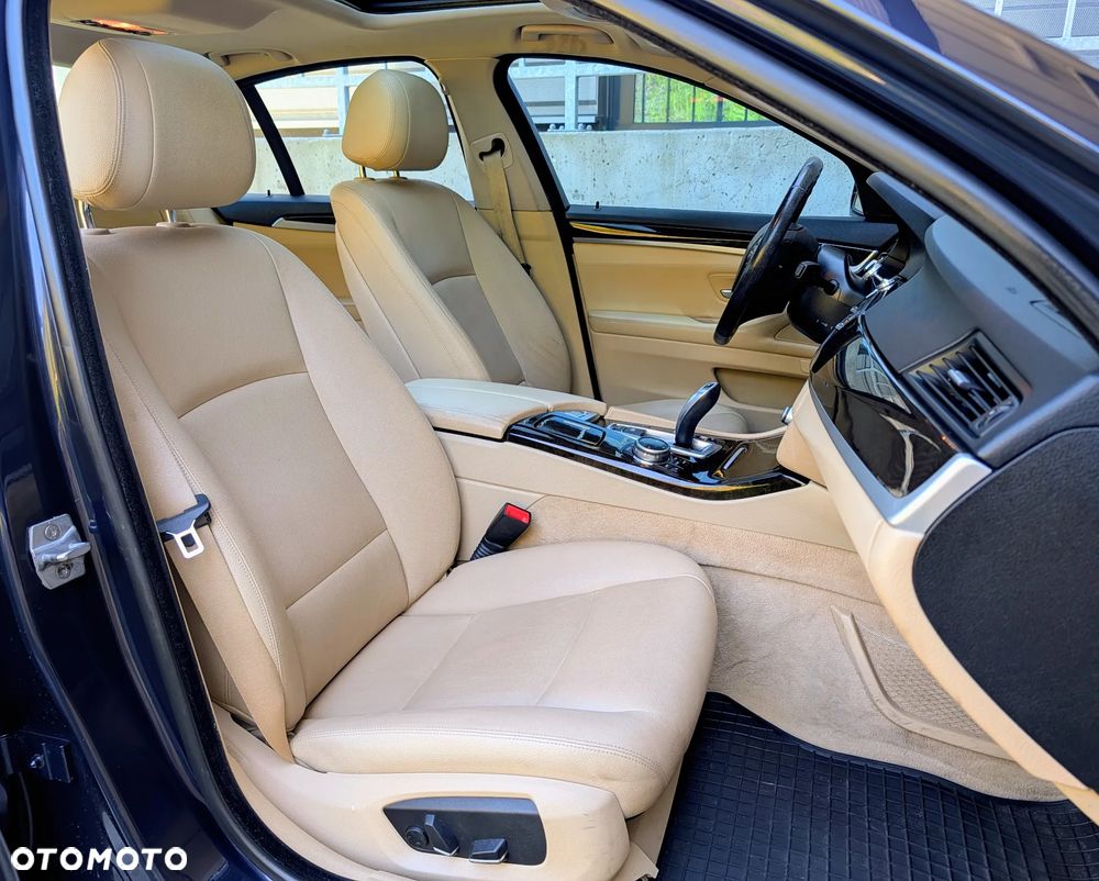 BMW Seria 5 535i xDrive Sport-Aut Luxury Line - 12
