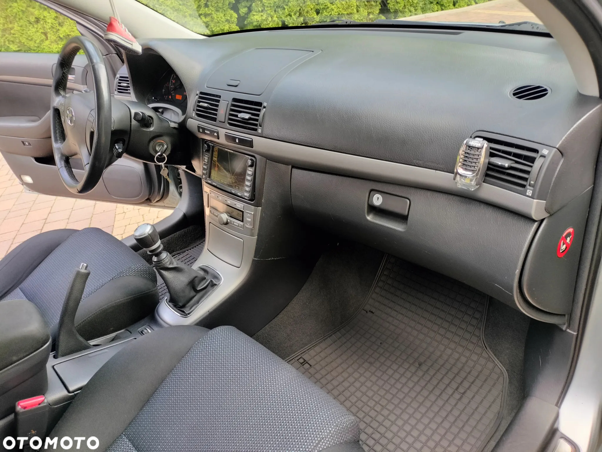 Toyota Avensis 2.0 D-4D Sol+NAVI - 16