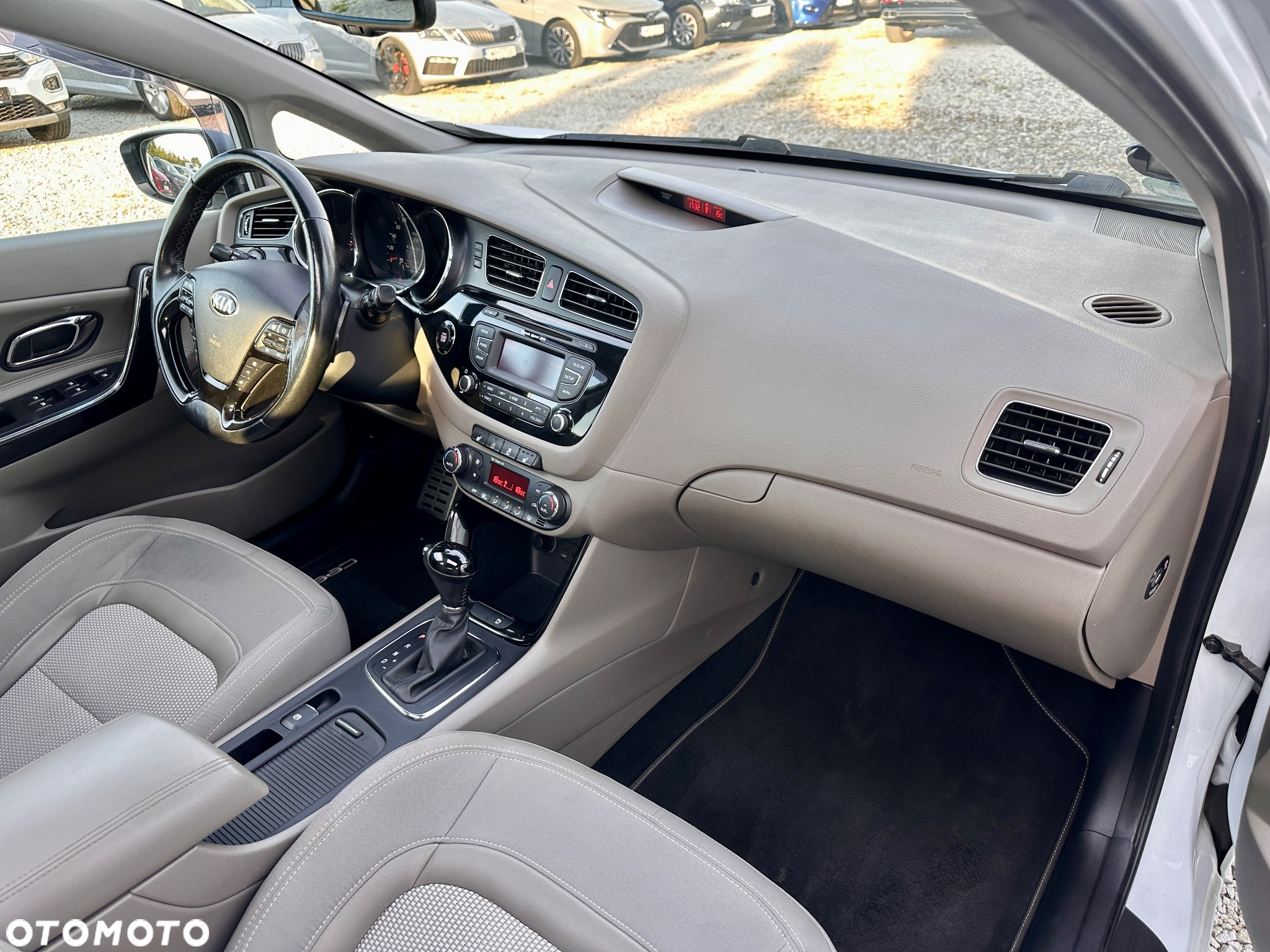 Kia Ceed 1.6 GDI DCT Platinum Edition - 32