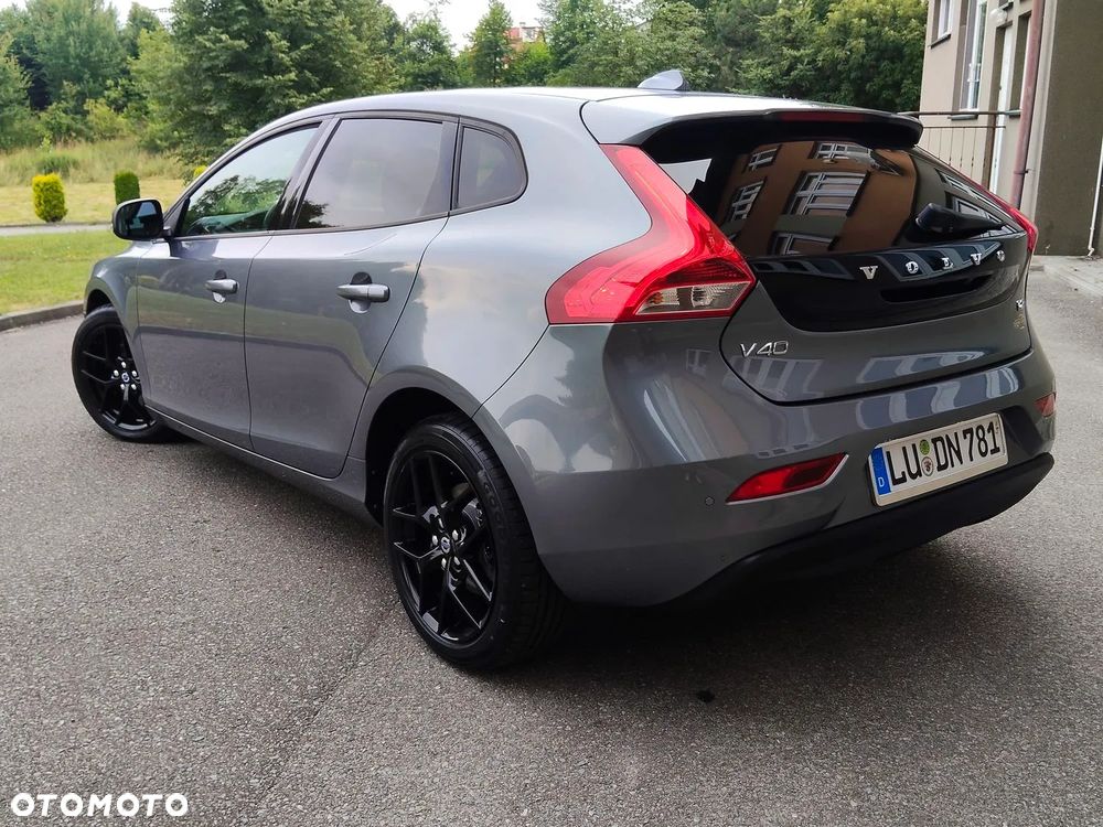 Volvo V40 T2 Momentum - 15