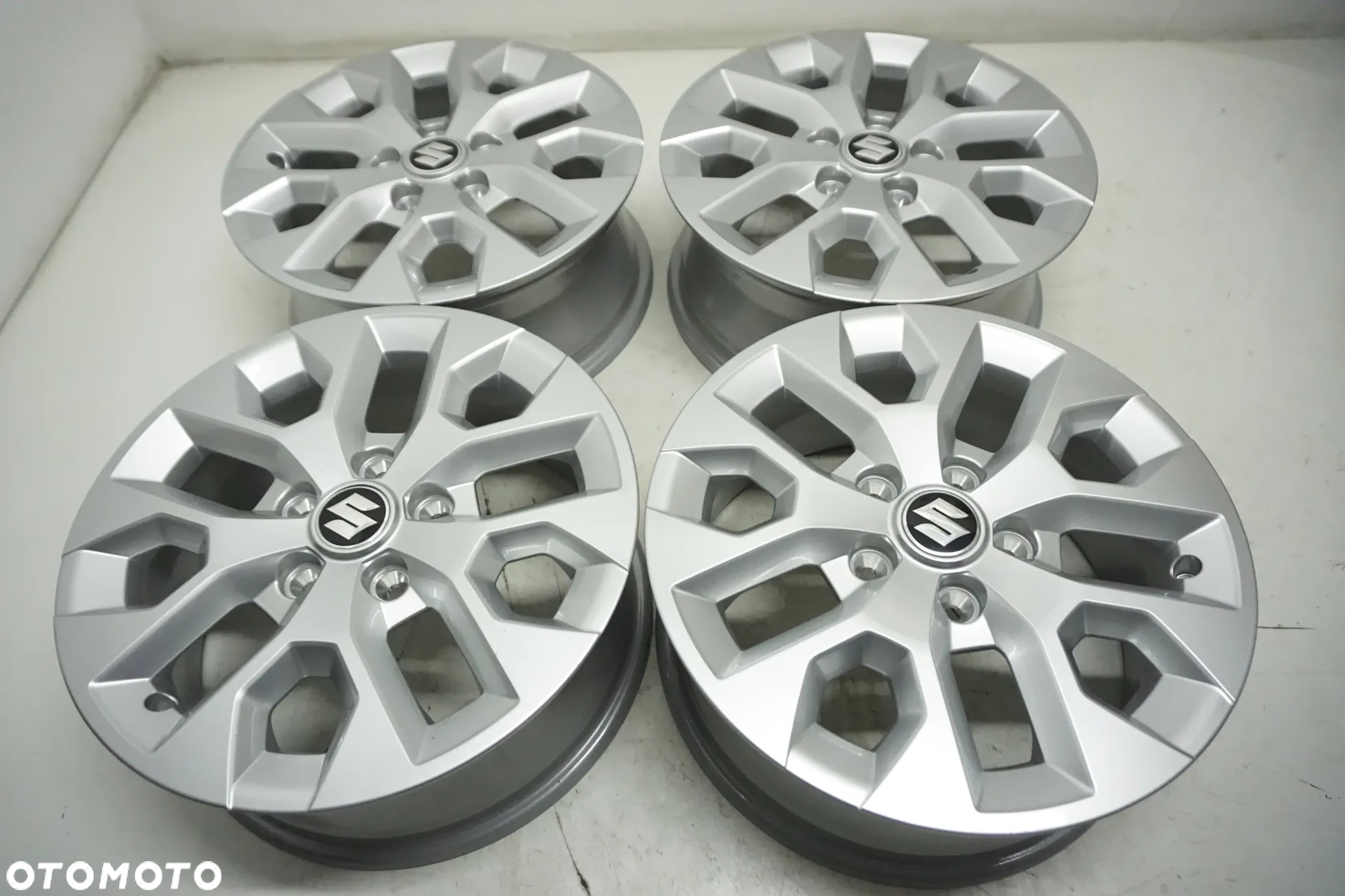 FELGI ALUMINIOWE 16 SUZUKI SX4 S CROSS C CROSS VITARA KIZASHI GRAND VITARA SWIFT ET50  5X114,3 - 2