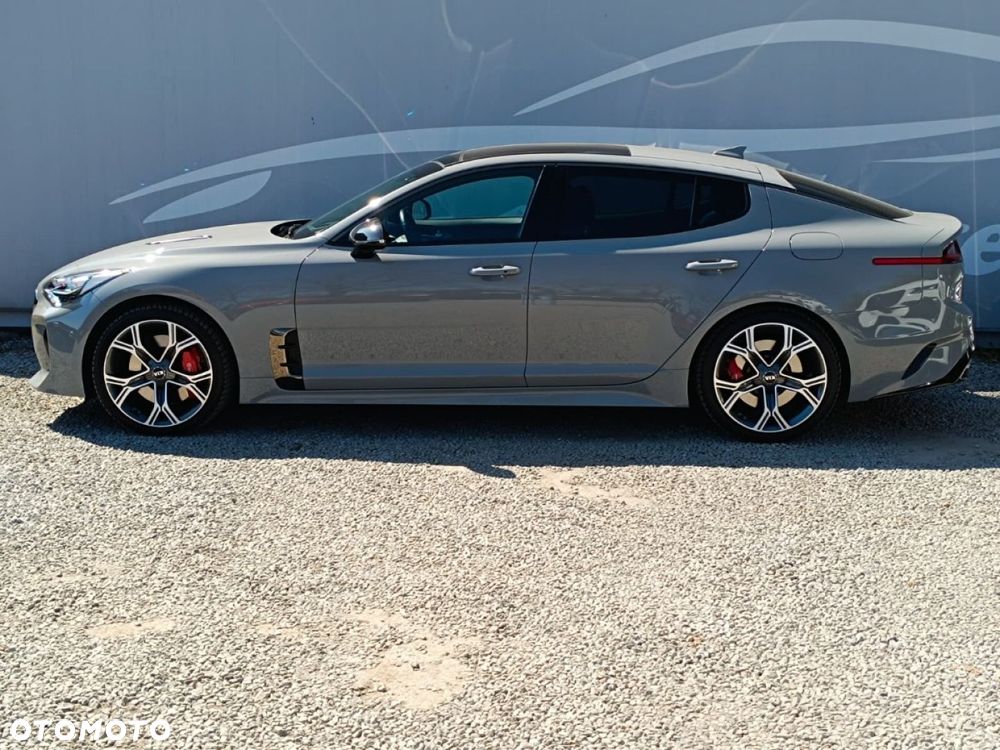 Kia Stinger - 17