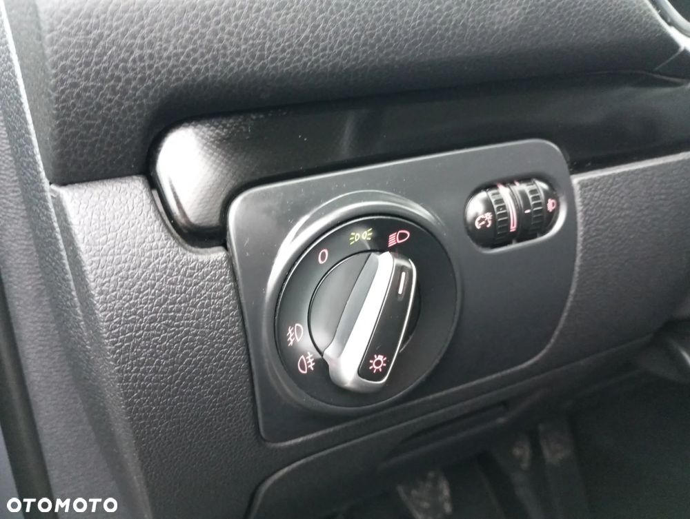 Volkswagen Golf - 24