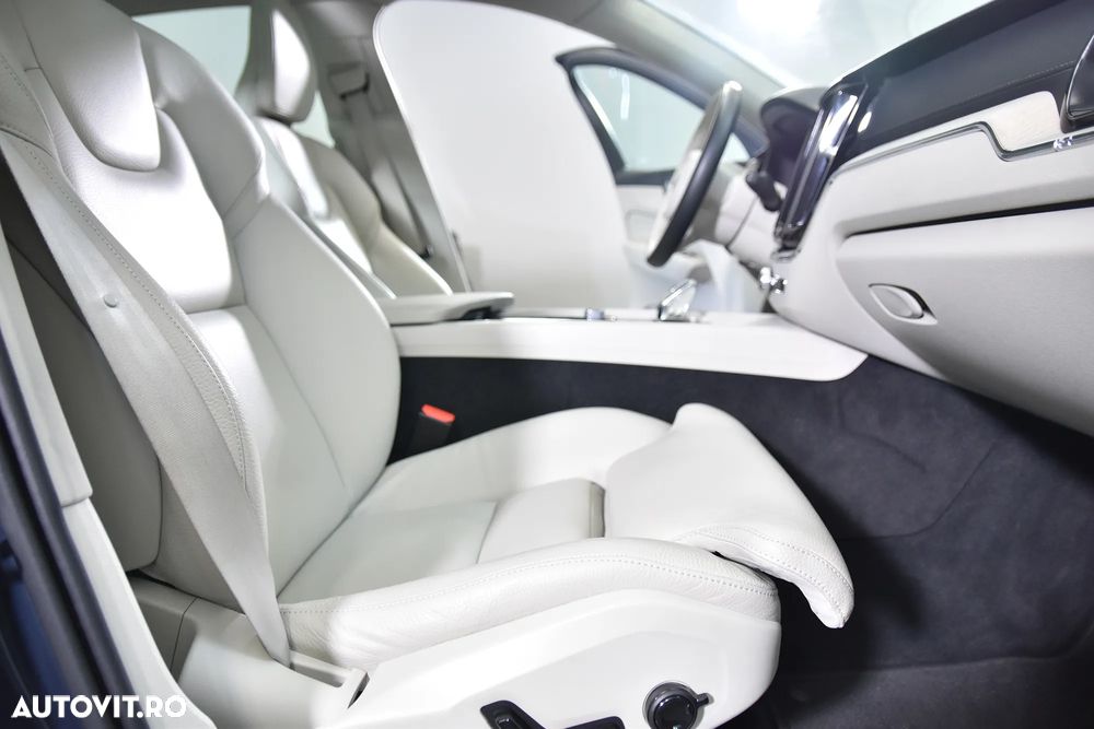 Volvo XC 60 T8 AWD Recharge Geartronic Inscription - 12