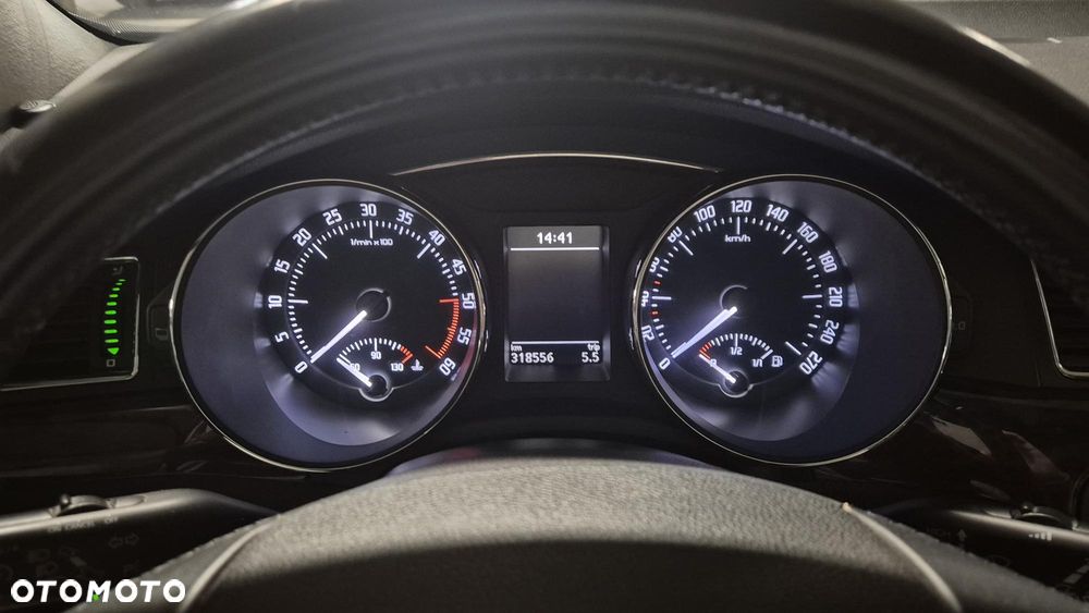 Skoda Superb 2.0 TDI Elegance - 22