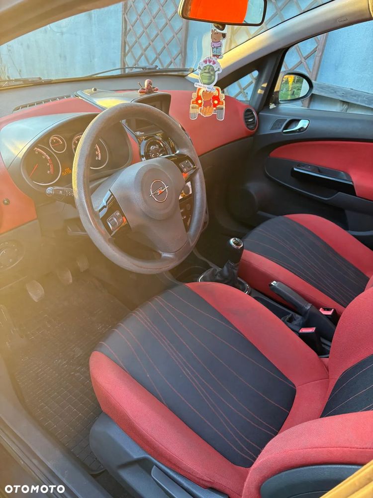 Opel Corsa 1.2 16V Cosmo - 2