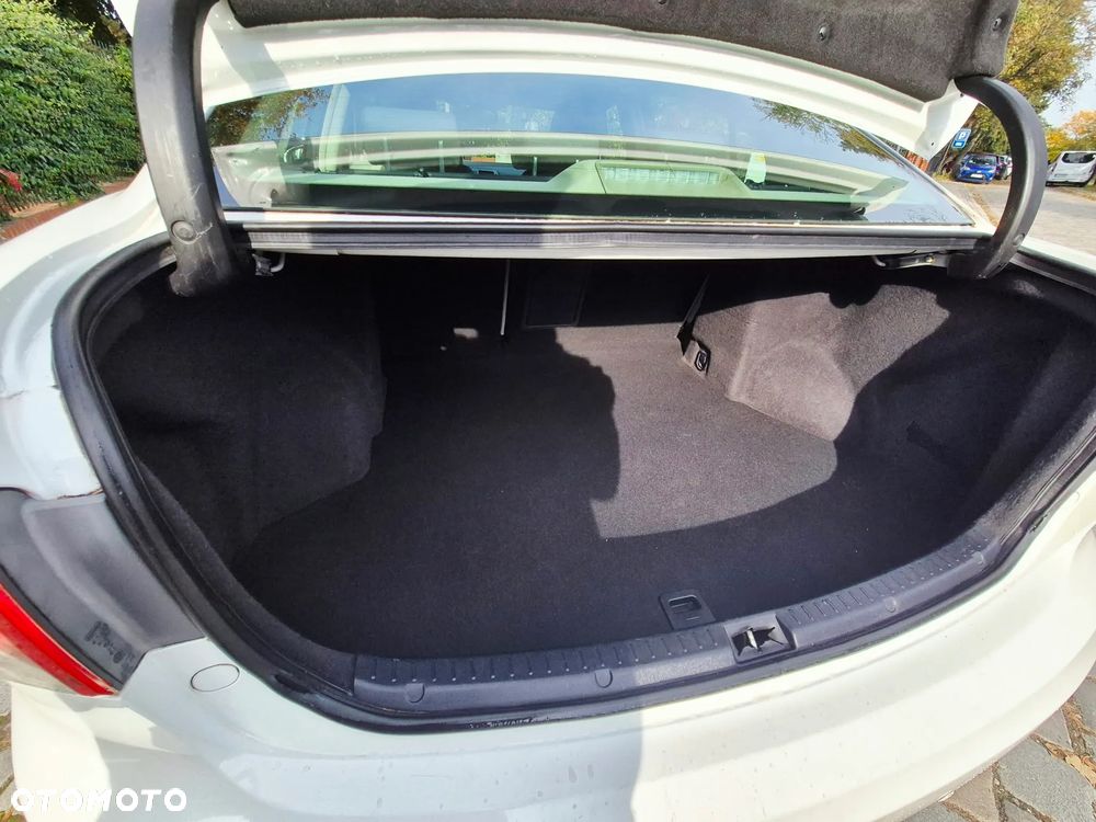 Toyota Avensis 2011 photo 5
