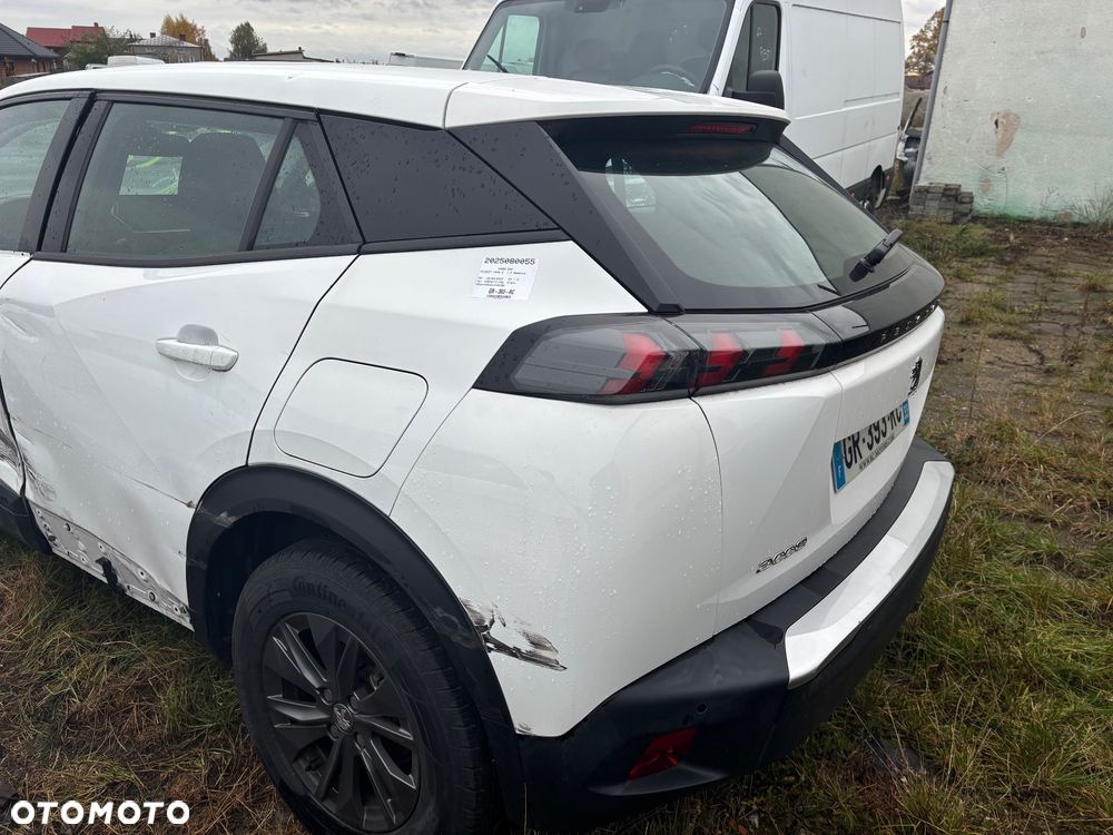 Peugeot 2008 1.2 PureTech Allure Pack S&S - 6