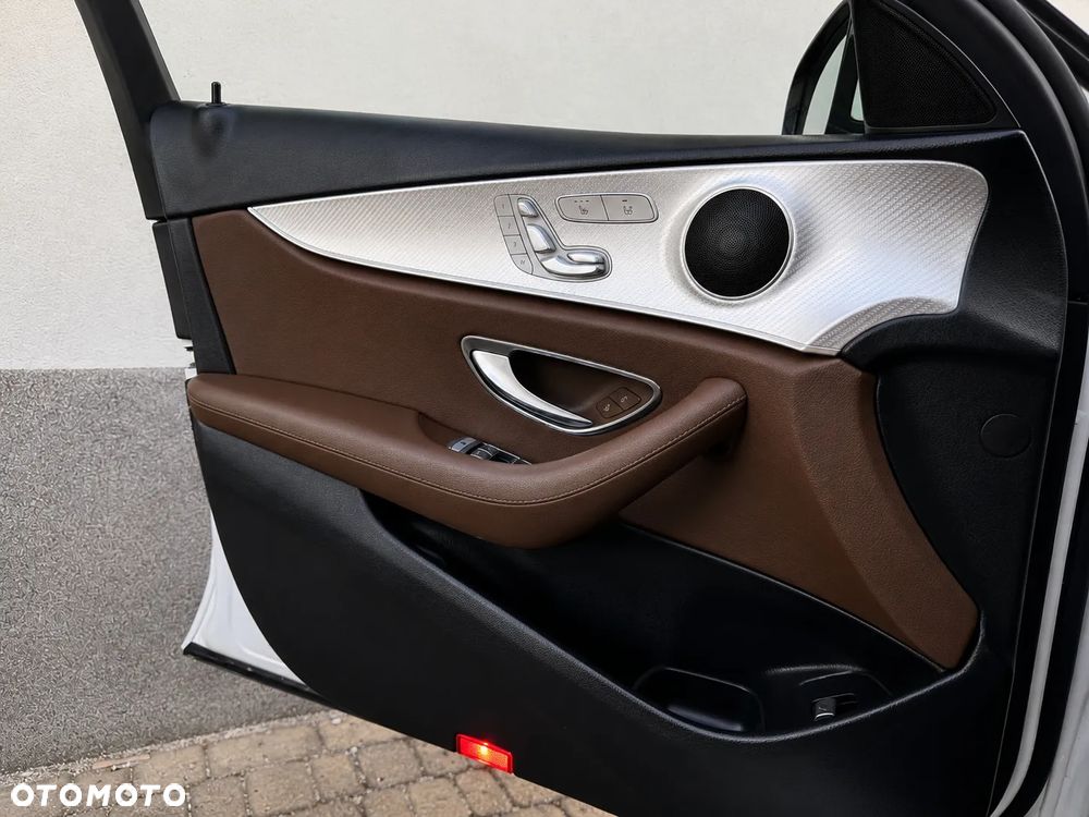 Mercedes-Benz Klasa E 220 d 4-Matic All-Terrain - 6